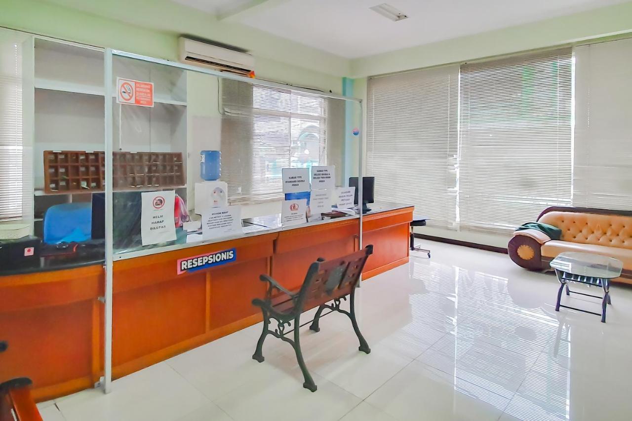 Urbanview Hotel Bartu Moh Toha Bandung By Reddoorz Buitenkant foto