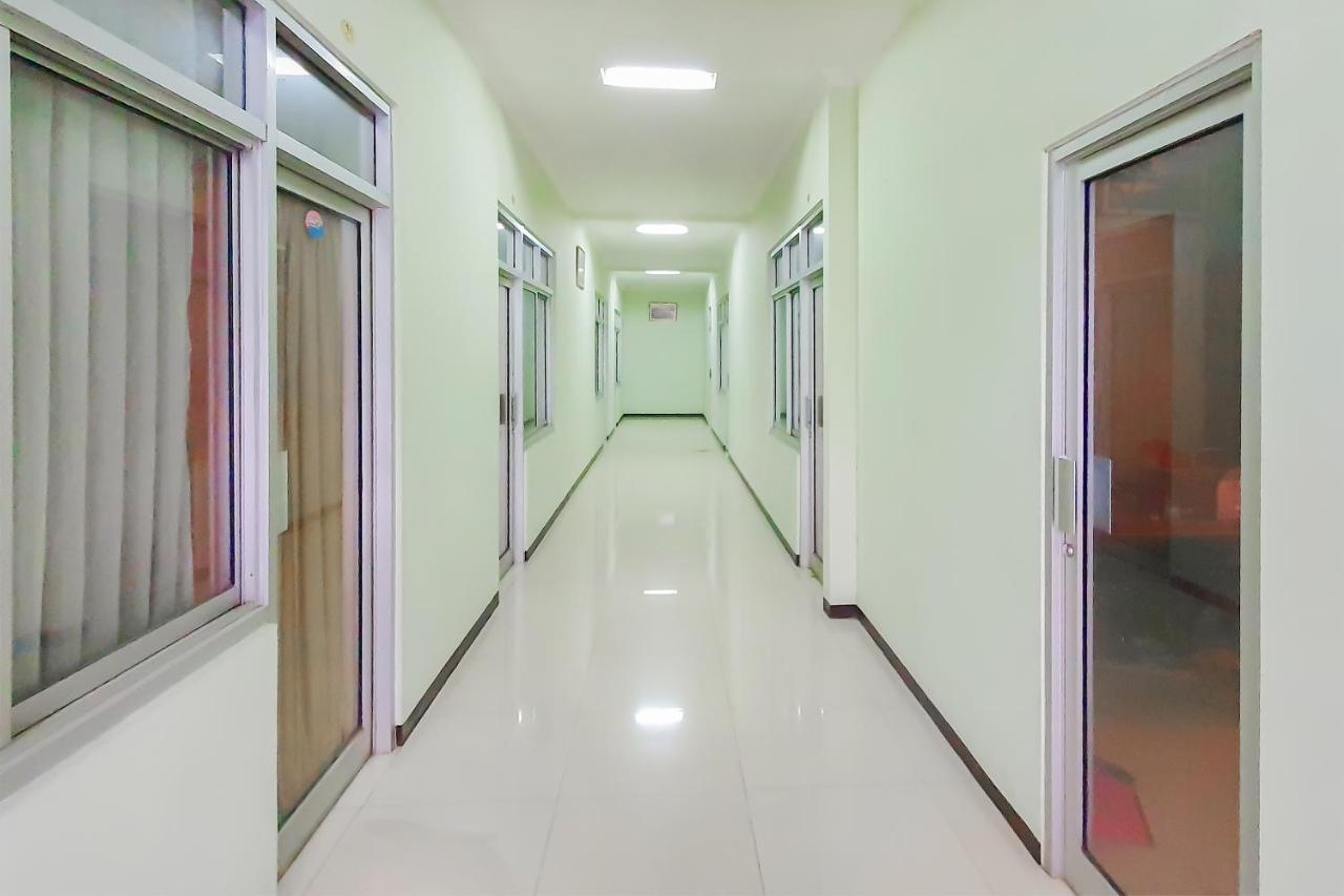 Urbanview Hotel Bartu Moh Toha Bandung By Reddoorz Buitenkant foto
